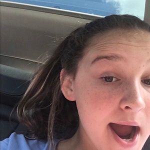 Meet your Posher, Mia